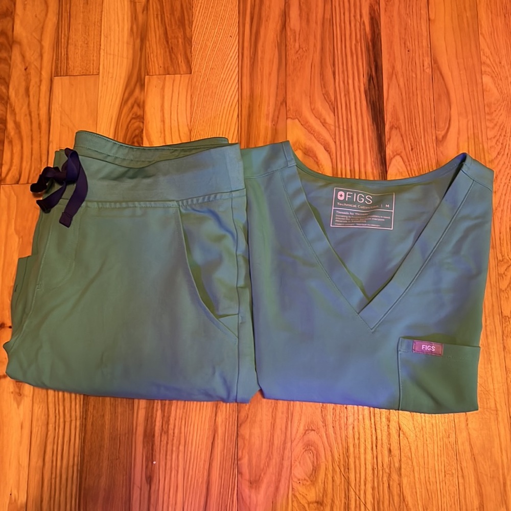 FIGS Surgical Green Set: M Catarina MT Zamora
